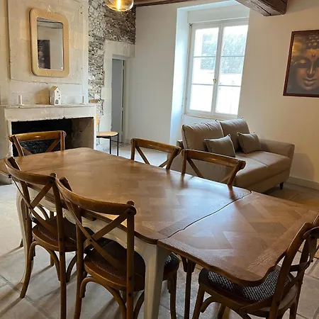 T3 Centre 1er Etage Apartment *
