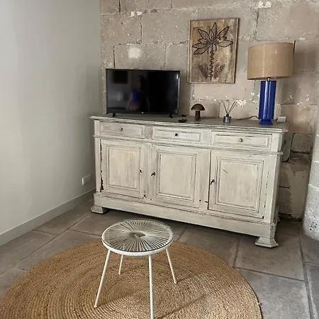 T3 Centre 1er Etage Apartment *